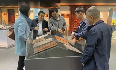 汇龙涂料与华农材料与能源学院举行实践教学基地授牌仪式